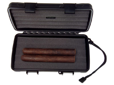 Reise-Humidor Xikar für 5 Zigarren/ 205xi. In der Farbe schwarz/ Reisehumidor