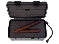 Reise-Humidor Xikar für 15 Zigarren/ 215xi. In der Farbe schwarz/ Reisehumidor